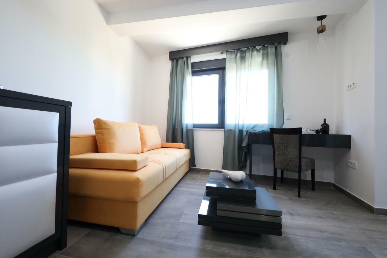 Boutique Residence Cosmopolis Bibinje Extérieur photo